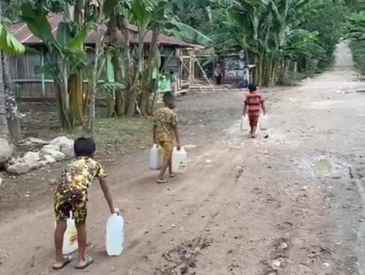 Kampung Noko NTT, Kurban Melintas Batas